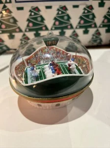 Arctic Dome Footba Magic Light & Motion Weihnachten Punze Andenken Ornament Neu im Karton - Bild 1 von 12