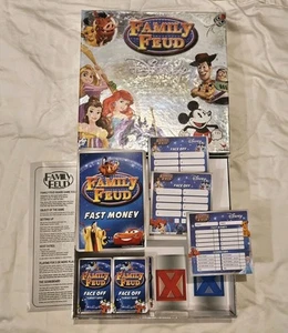 Family Feud Disney Edition Silver Box Gioco da Tavolo Firmato 100% Completo - Foto 1 di 4
