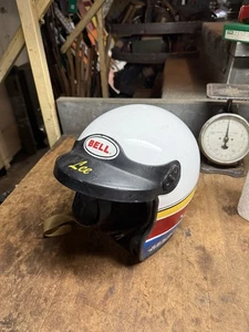 Casco de carreras de seguridad de motocicleta Bell MAG 4 7-5/8 original vintage con visera EE. UU. - Imagen 1 de 16