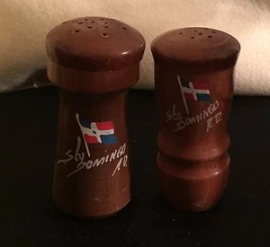 Salero y pimentero de madera vintage recuerdo Santo Domingo  - Imagen 1 de 3