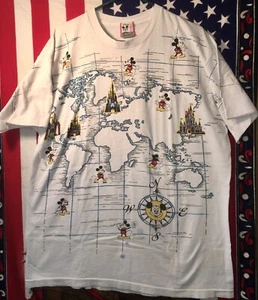 DISNEY Designs ONE SIZE T-Shirt All Over Print Weltkarte Disney Parks Rarität RAR - Bild 1 von 9