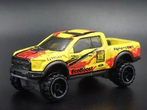 2017 - 2020 Ford F150 Raptor Pick-Up Camion Giallo 1:64 Scala Modellino Auto - Foto 1 di 8