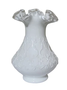 Vtg Fenton Glass Vase Silver Crest Spanish Lace Milk Glass Ruffle Rim 8" Tall - Picture 1 of 6