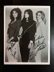 Foto firmada por Tanya Roberts Jaclyn Smith Cheryl Ladd 8x10 Los Ángeles de Charlie AUTO  - Imagen 1 de 1