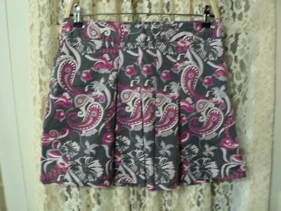 # LADY HAGEN SZ 6 (30"Wx16"Lx3.5" INSEAM) BLACK & PINK SKORT-STRETCH-PLEATED-EUC - Image 1 of 4