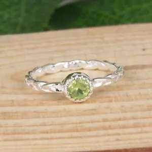 Peridot Gemstone Stackable Ring 925 Sterling Silver Twisted Silver Band Ring - Picture 1 of 7