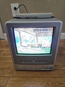 Toshiba MD9DN1P 9" CRT TV/DVD Combo Gaming Televison With Remote TESTED WORKS - Picture 1 of 18