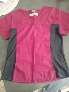 Fashion Seal Healthcare- women short sleeve burgundy/black scrub top size medium - Picture 1 of 4