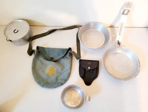 Vintage 10 Piece Girl Scout Camping Mess Kit Pans Utensils Carrying Case - Picture 1 of 10