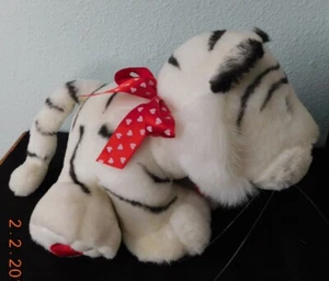 10" So Soft VALENTINE TIGER Hallmark NEW w/hangtag - Picture 1 of 4