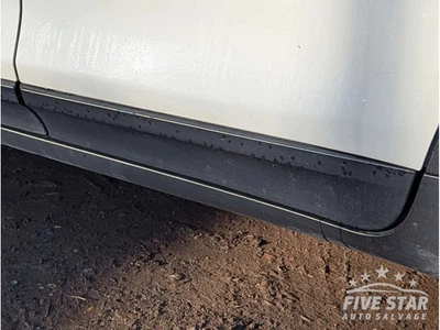 Moldura puerta trasera izquierda BMW X3 2011 SUV 4/5 puertas F25 (10-14) diésel 20d xDrive Foto 1 de 4