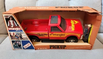 New Vintage ERTL Red wrangler GMC pickup Truck  1/16 + Figure #3572 Collectible  - Image 1 of 4