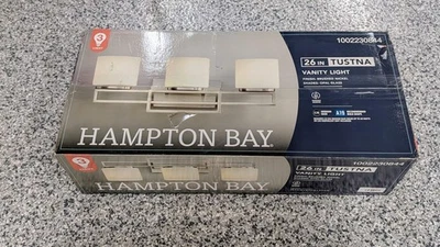 Tocador de baño Hampton Bay Tustna 26" 3 luces luz níquel cepillado pantalla ópalo Foto 1 de 4