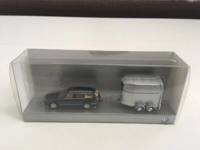 VW Passat variante B6 + rimorchio per cavalli - scala 1/87 - Wiking - Immagine 1 di 4