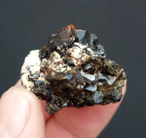 Andradit Granat aus Belutschistan Pakistan. - Bild 1 von 8