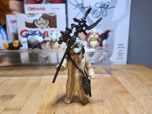 Vintage 1983 Star Wars Logray Ewok – Kenner ROTJ Figure (Macau/Hong Kong COO,... - Bild 1 von 4
