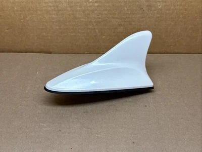 Antena de radio Hyundai Elantra 2011-2015 OEM blanco brillante 96210-3X000WJR Foto 1 de 4