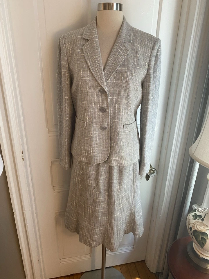 JONES NEW YORK LIGHT GRAY TWEED SKIRT SUIT-SIZE6-NWOT-RAYON LINEN COTTON BLEND! - Image 1 of 4