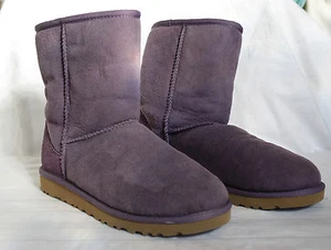 UGG® Australia 'Classic Short' Boot (size 5) - Picture 1 of 4