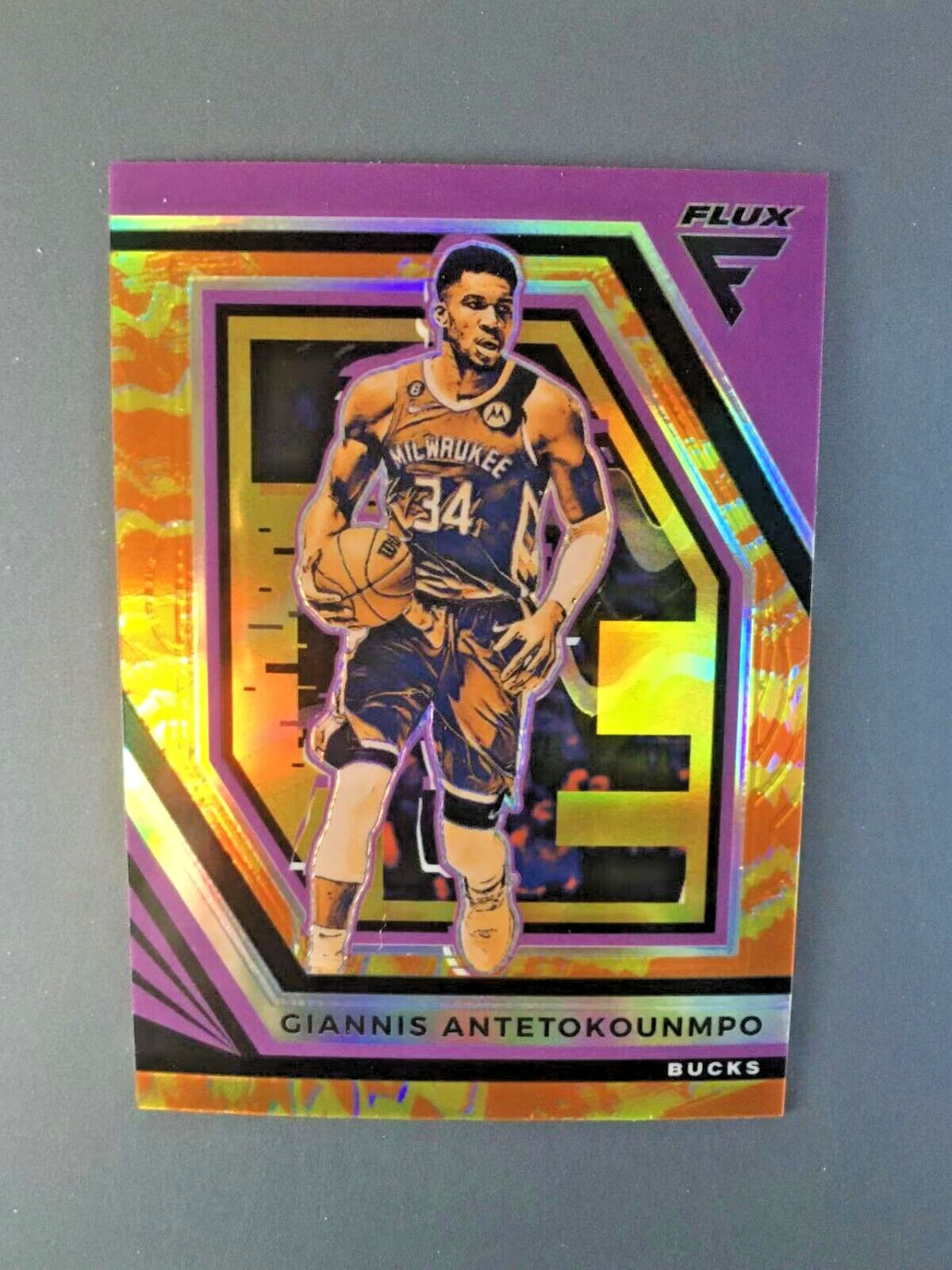 Giannis Antetokounmpo 2022-23 Panini Flux Sunrise Prizm #98