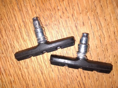 2 Piezas, Bicicleta de Montaña BMX V Bloques de Freno Goma Bicicleta Rotura Pastilla Zapatos, Negro Foto 1 de 2