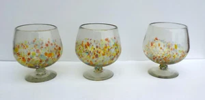 TRES (3) VASOS MEXICANOS DE VIDRIO SOPLADO A MANO ESTILO COÑAC CONFETI - Imagen 1 de 3