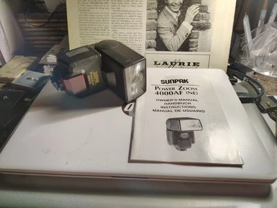Working Sunpak Power Zoom 4000AF Flash With Manual Nikon Cameras  - Image 1 of 4