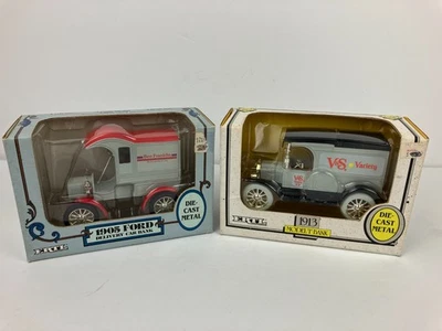 ERTL Diecast Coin Banks 1905 Ford (Lote de 2) Modelo T 1913 (Escala 1:25) Foto 1 de 4