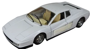 1984 Ferrari Testarossa Burago 1:24 White Metal Plastic Model Car Miami Vice - Picture 1 of 9
