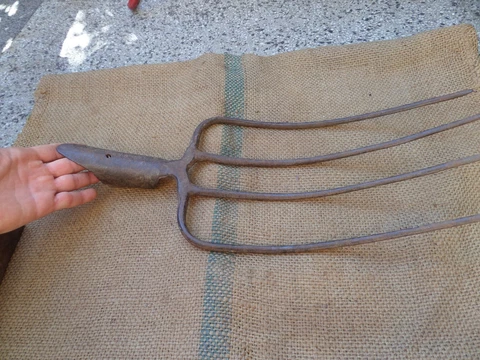 ANTIQUE FORK PITCHFORK HAND FORGED HAND FORGED IRON GARDENING TOOL VINTAGE 19C Cover
