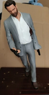 MAX PAYNE 3 FIGURE ON BASE FIGURINE STATUE TRIFORCE PLASTIC ROCKSTAR GAMES GUC. - Image 1 of 4