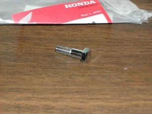 *1EA OEM HONDA CT90K1 TO K5 LEVER PIVOT BOLT 90114-028-000 (R2005) - Picture 1 of 2