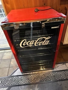 ORIGINAL Coca Cola Flaschenkühlschrank Kühlschrank 84 x 55 x 55 cm - Bild 1 von 6