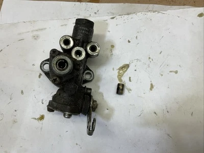 Suzuki GT250 1973 bomba de aceite Foto 1 de 4