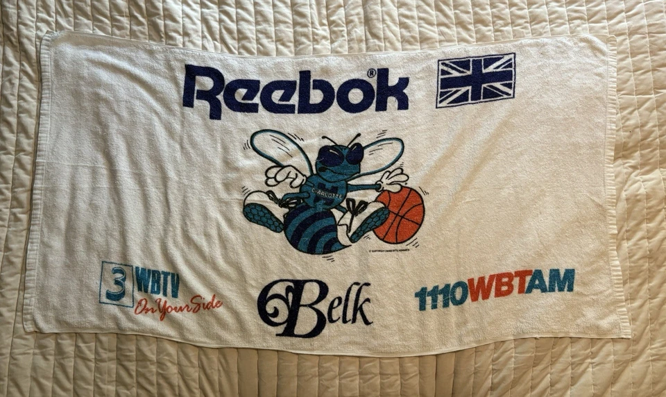 Toalla de baño Charlotte Hornets Belk NBA vintage años 90 playa blanca Reebok 56x30 WBTV Foto 1 de 4