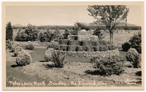 Rasmus Petersen Rock Garden, Redmond, Oregon RPPC - Foto 1 di 2