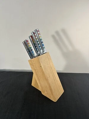 Juego de 5 cuchillos de cocina Fiesta con soporte de madera Foto 1 de 4