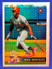 1996 TOPPS CHROME #129 REFRACTOR JUAN GONZALEZ TEXAS RANGERS