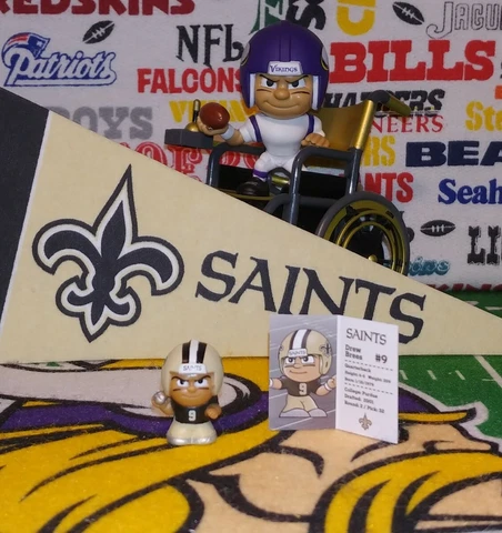 NFL Teenymates 2020 Silver Series 9 New Orleans Saints QB Drew Brees figure Cover