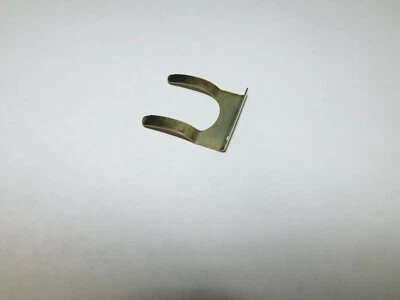 International Harvester Scout II Terra NUEVO Clip de retención de cilindro de cerradura de puerta Foto 1 de 3