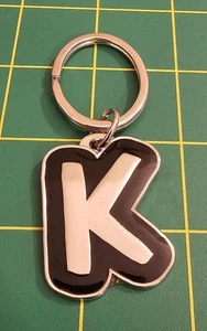 Letra "K" Llavero Tono Plata Negro Esmalte Alfabeto Llave Inicial, B3b6 - Imagen 1 de 2