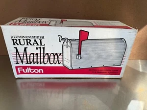 Nuevo de Lote Antiguo Fulton EE. UU. Buzón Rural USPS Metal Acero Acabado Resistente al Óxido Orig. Caja - Imagen 1 de 20