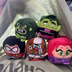 Lot 5 Teen Titans Kawaii Cubes DC Robin, Cyborg, Beast Boy, Starfire, Plushies - Picture 1 of 1