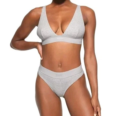 Novo SKIMS Feminino Urze Cinza Algodão Costela Mergulho Bralette Tamanho M - Imagem 1 de 4