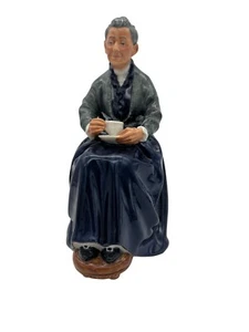 Royal Doulton The Cup of Tea HN2322 Figurine Elderly Woman with Teacup 6.5" 1963 - Picture 1 of 6