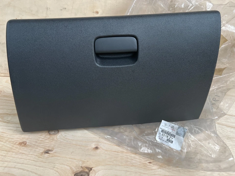 8218ZY Glovebox Compartment Door for Peugeot 3008 T84 - Image 1 of 1