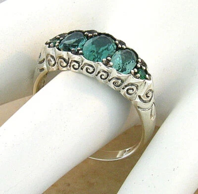 NOUVEAU ANTIQUE STYLE 925 STERLING SILVER SIMULATED EMERALD RING BAND       #541 - Image 1 of 2