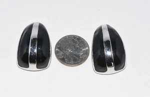 MORGAN TAYLOR Designer Logo Black & Silver Enamel Clip Earrings 1.5" - Picture 1 of 8