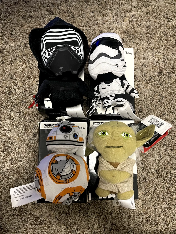Lote de 4 Peluches Misteriosos Star Wars Clipz Nuevos/Caja Abierta Foto 1 de 4