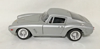 Jouef Ferrari 1961 Ferrari 250GT Berlinetta Silver Diecast Model Car 1:18 Scale - Image 1 of 4